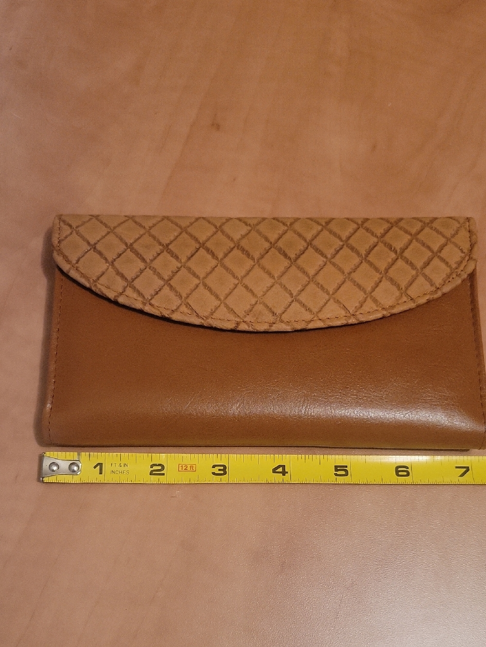 John Weitz Classic Tan Women's Leather Clutch Wallet